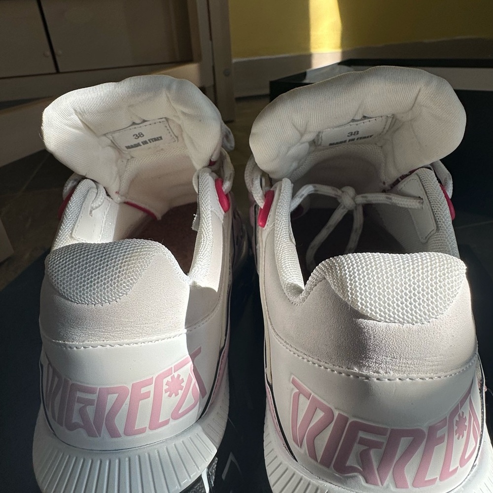 Brand new Versace Trigeca sneakers - Picture 6 of 7